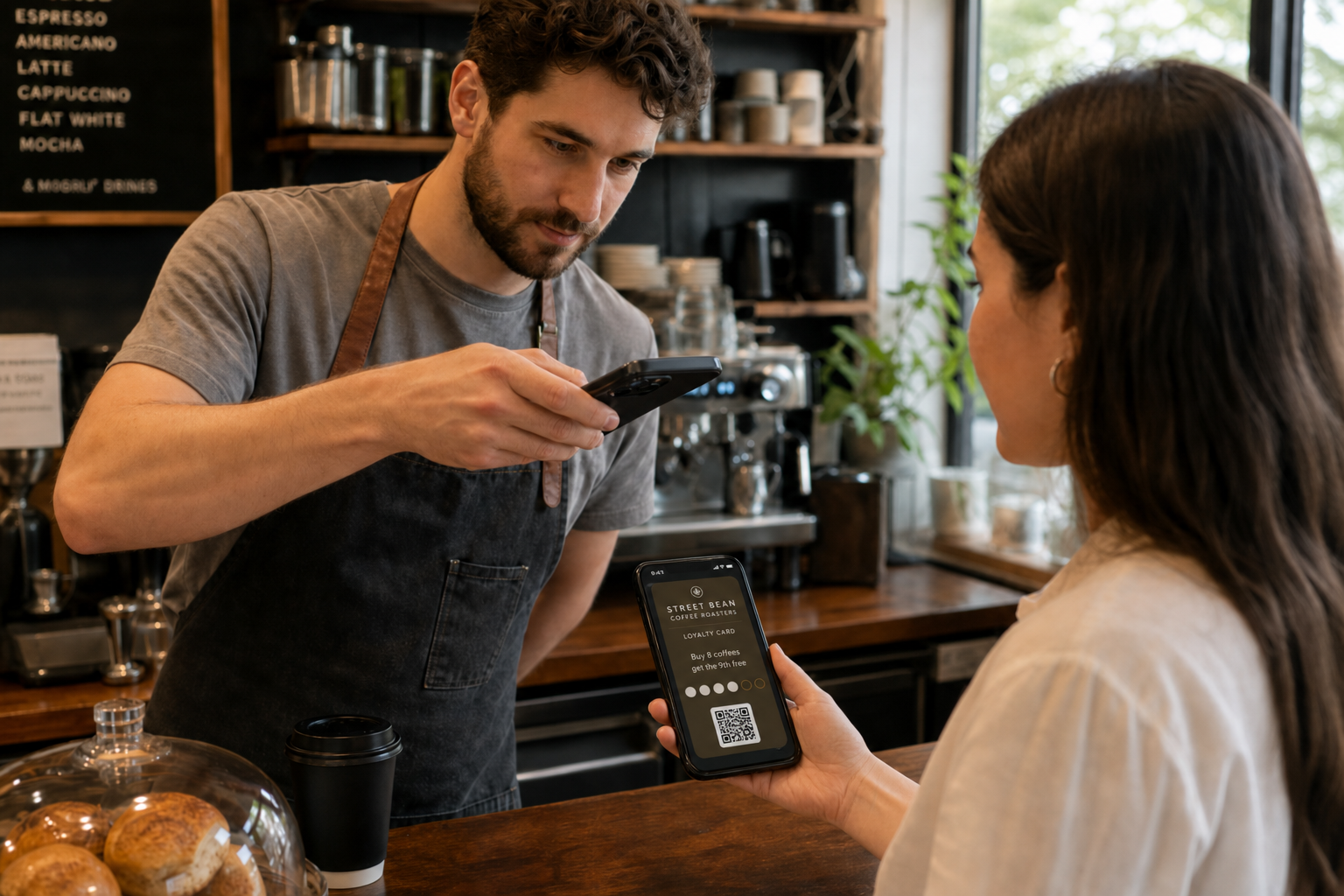 Comercio escaneando el pass de Wallet del cliente (QR en la tarjeta digital)